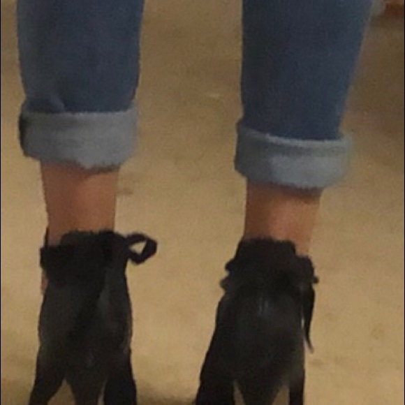 Black heels - Picture 4 of 4